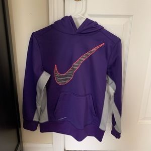 purple nike therma-fit sweatshirt